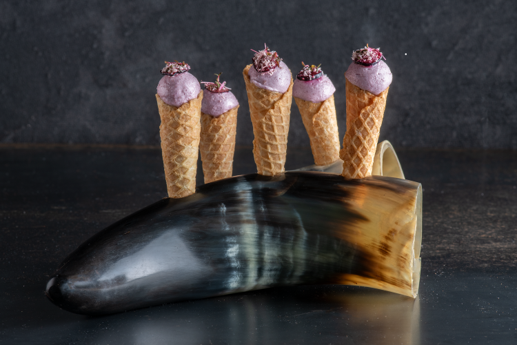 Mousse cones in a horn
